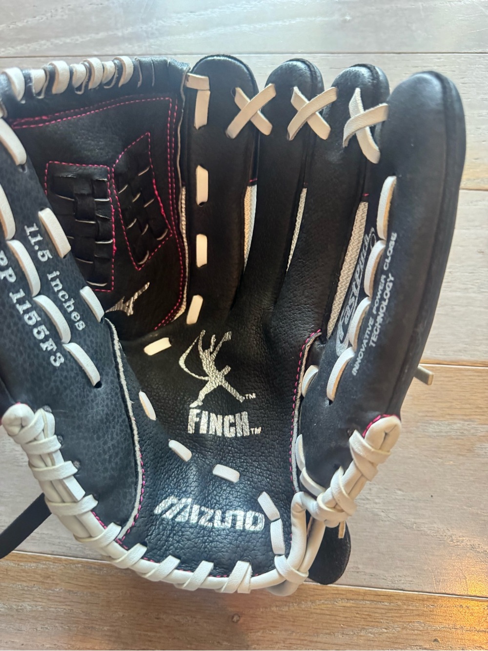 Mizuno Jennie Finch 11.5” Softball Glove Black White Pink